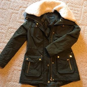 ✨SALE✨Guess winter jacket